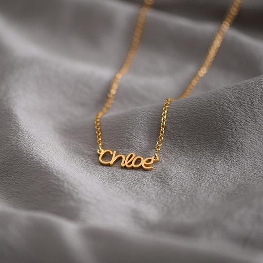 BREEZE STYLE NAME NECKLACE